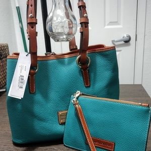 DOONEY BOURKE SMALL BRIANA HAND BAG
